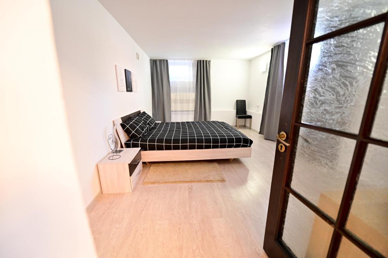 Flh - Sibiu Retreat On Rennes Apartment ภายนอก รูปภาพ