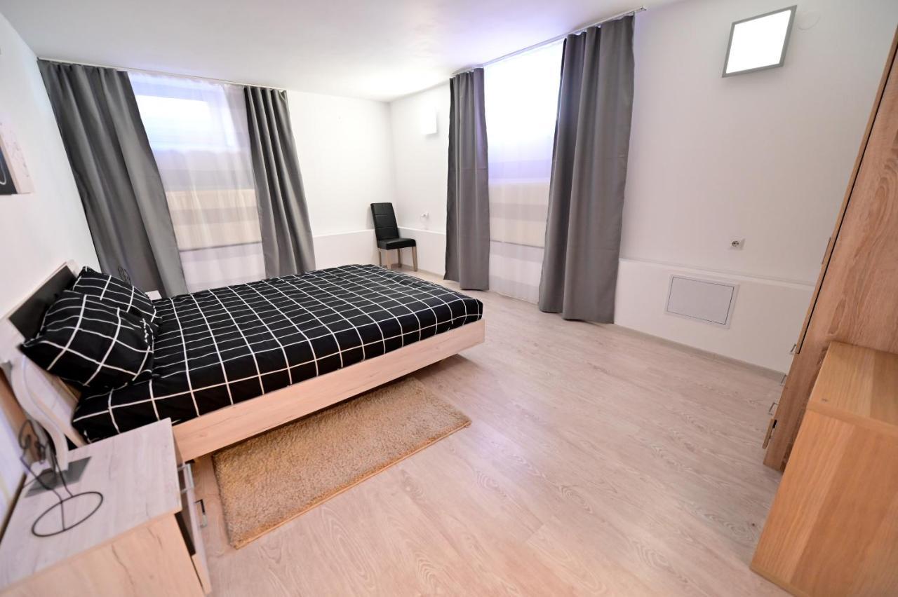 Flh - Sibiu Retreat On Rennes Apartment ภายนอก รูปภาพ