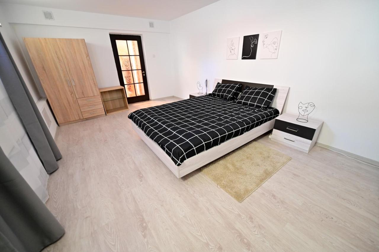 Flh - Sibiu Retreat On Rennes Apartment ภายนอก รูปภาพ