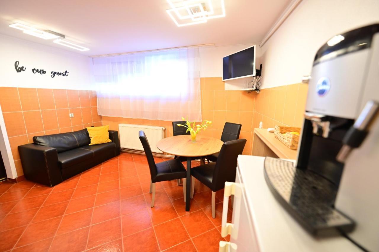 Flh - Sibiu Retreat On Rennes Apartment ภายนอก รูปภาพ